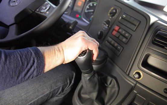 换机油很勤，而变速箱油啥时换、怎么换你又知多少？