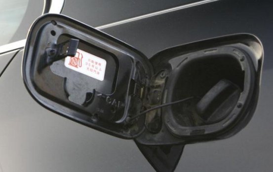 加油站卖的清除积炭的添加剂，真的有用吗？