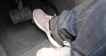 学会这几个驾驶习惯，瞬间降低你的油耗！