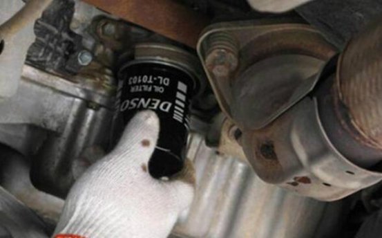 真正的“汽车保养”是这样的？留着下次别也被骗了