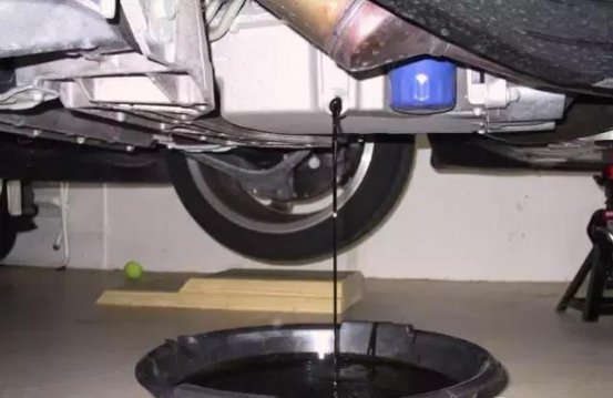 混机油不好，那换机油没放干净到底要紧吗？