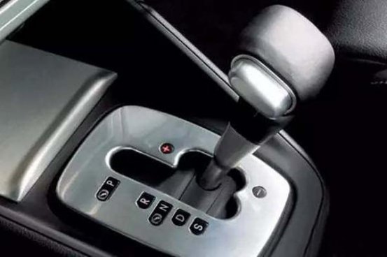 自动挡停车到底是先挂P挡还是N挡