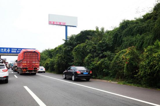 交警告诉你：只有里面2种情况下，使用应急车道才不会也被罚！