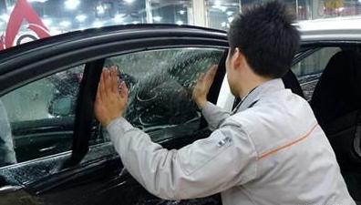 如果汽车挡风玻璃没有贴膜，那会怎样？