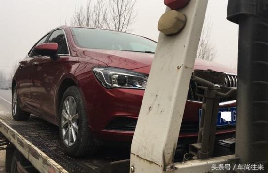 新车在行驶中突然加速无力、ESC和发动机故障灯同时亮起