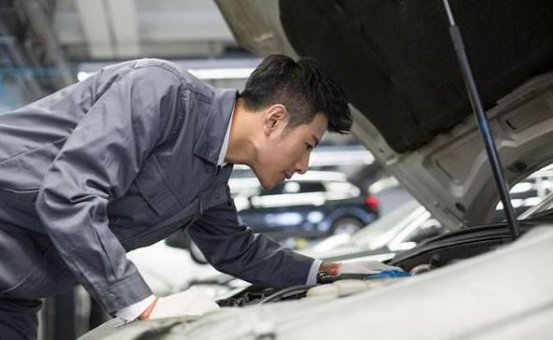 多久换一次机油对发动机好？一招教你判断机油现状