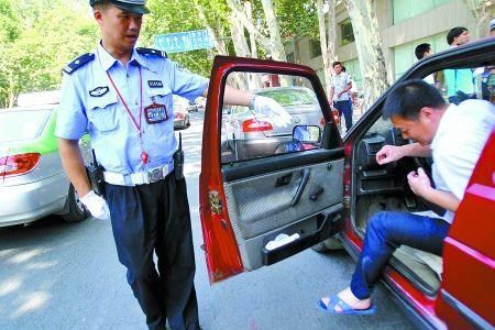 大多数车主都不知道，夏天时开车，这7大陋习很危险