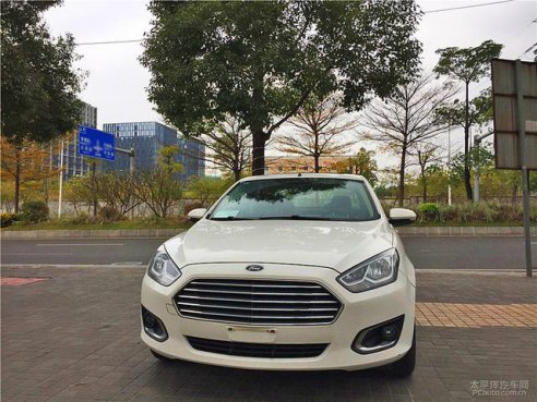 由于倾向于福特的车，就选福睿斯吧