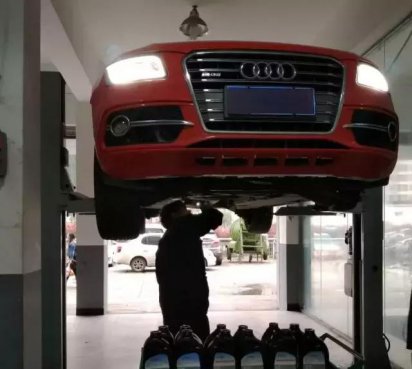 <b>等到变速箱坏了才后悔？还是趁早换变速箱油吧！</b>