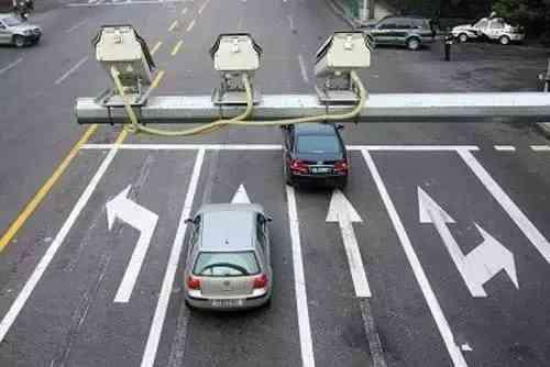 不小心闯了红灯？告诉你一个能挽回驾驶证6分的秘密！