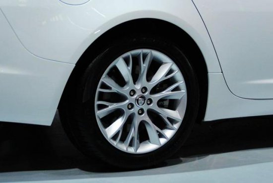 新购车时，铝合金轮毂和铁轮毂哪个好？