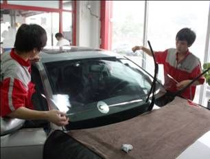 <b>汽车挡风玻璃仿晒膜的行业标准急需出台规范！</b>