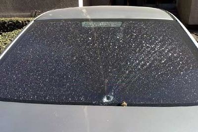 玻璃零丁破裂险一种让车主又爱又恨的汽车挡风玻璃险